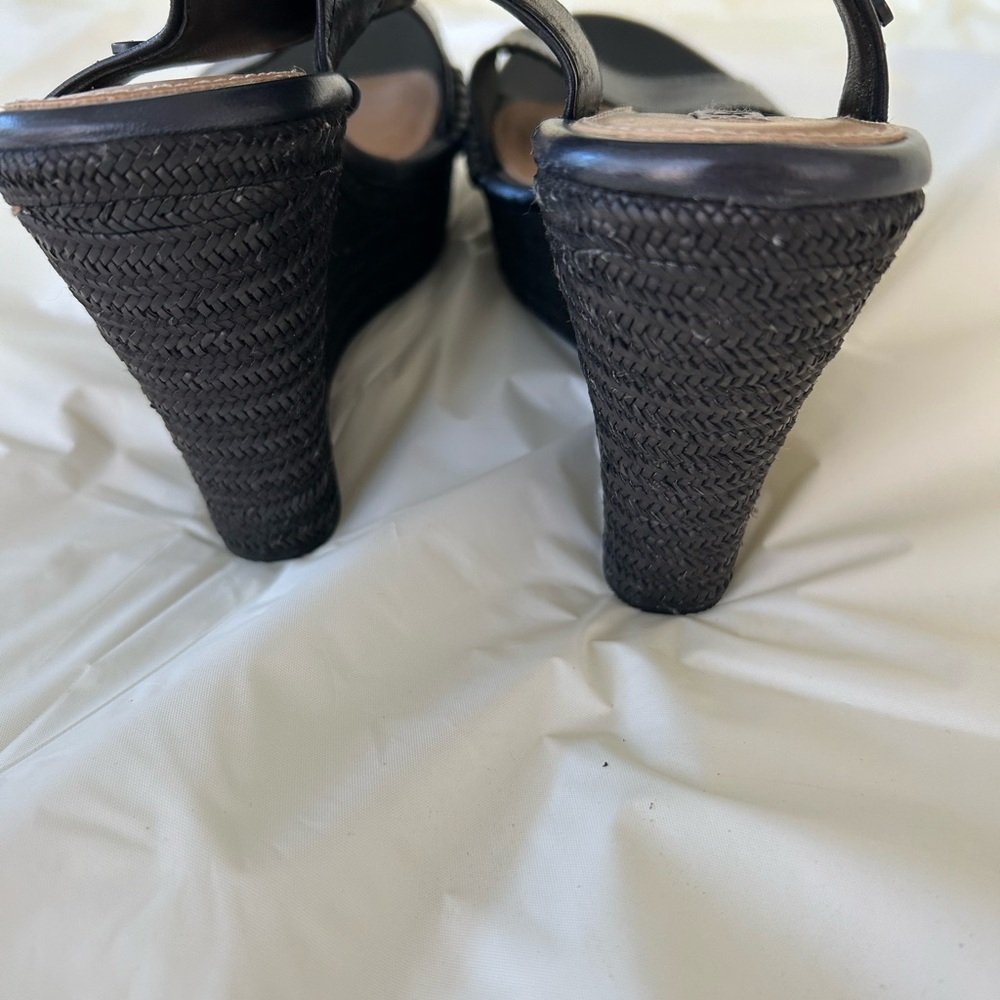 UGG Black Leather Wedge Sandals, size 8 - Picture 4 of 7